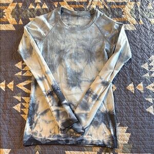 EUC women’s lululemon swiftly long sleeve size 6